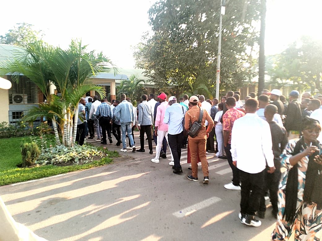 Kinshasa : forte affluence à l’UPC pour le test de recrutement de la REGIDESO