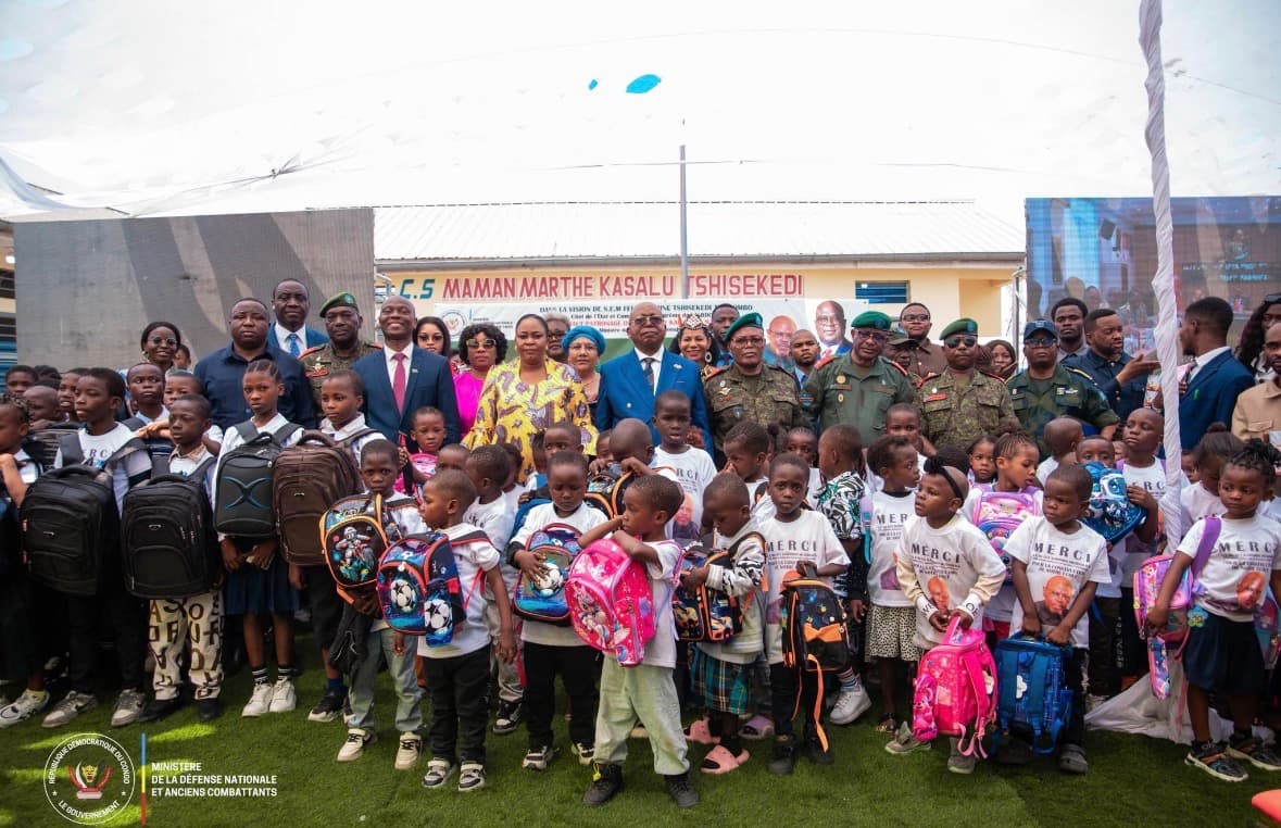 RDC : PLUS DE 1 000 ENFANTS DE MILITAIRES DES FARDC REÇOIVENT DES KITS SCOLAIRES