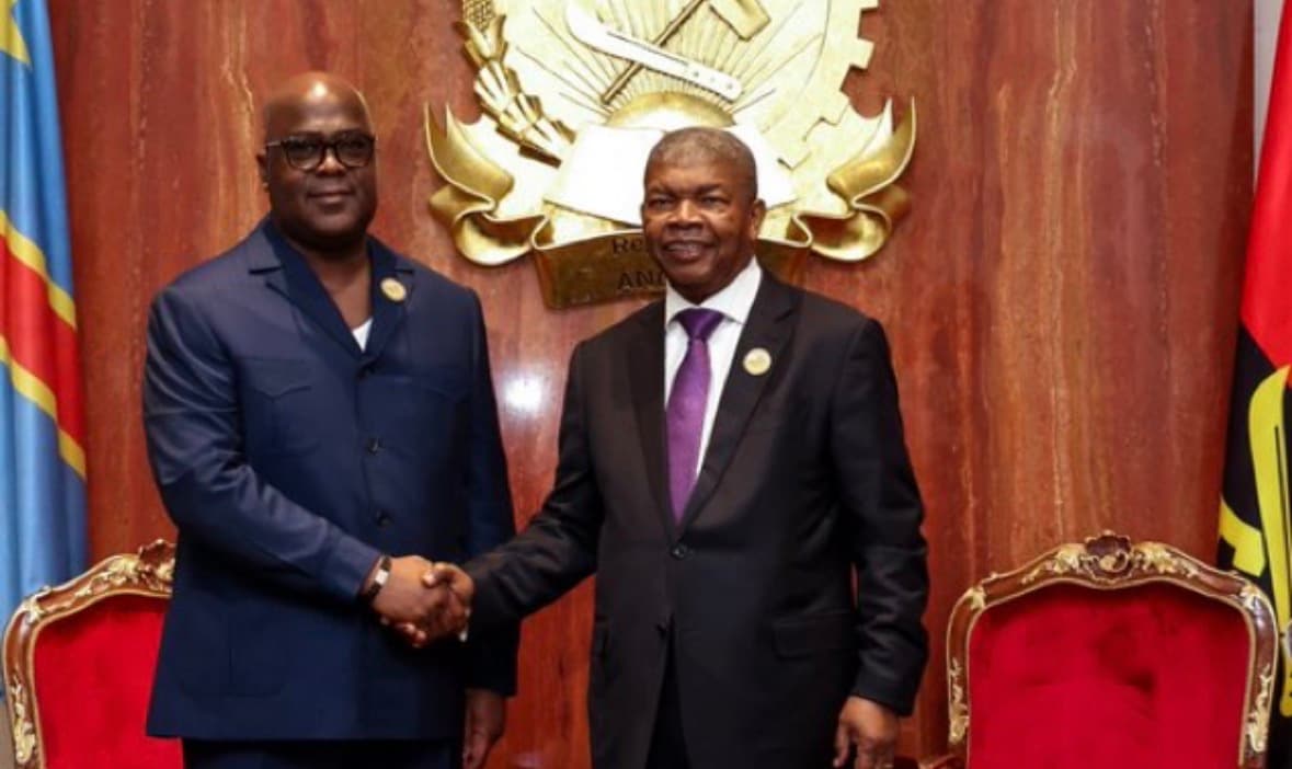 BIENNALE DE LUANDA : TSHISEKEDI PLAIDE POUR UNE GESTION ÉQUITABLE DE L’EAU ET POSE SES CONDITIONS SUR LE TRANSFERT DES EAUX DU FLEUVE CONGO