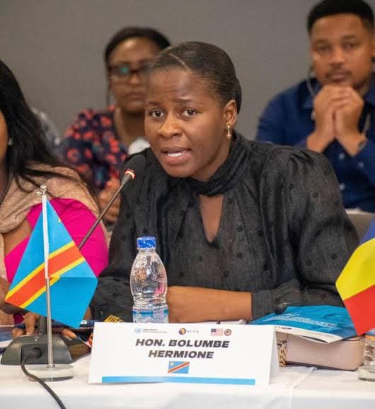 Hermione Bolumbe Bakando : de la médecine à l’hémicycle, le parcours d’une députée qui veut faire entendre la voix du contrôle parlementaire